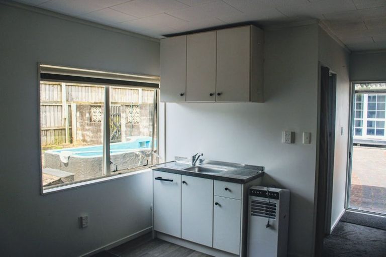Photo of property in 5 Sullivan Avenue, Mangere Bridge, Auckland, 2022
