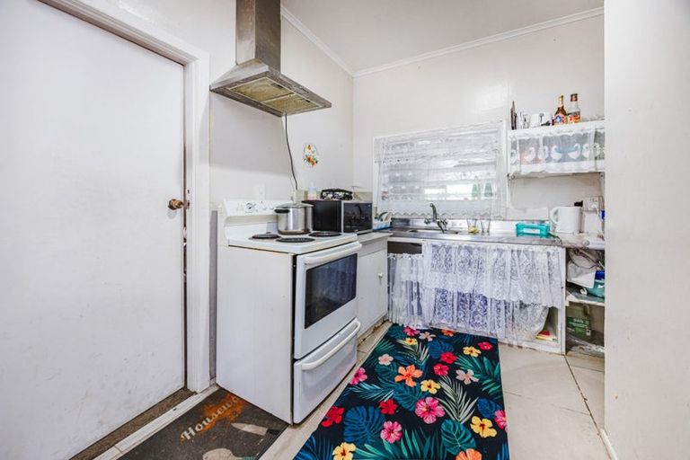 Photo of property in 319 Massey Road, Mangere East, Auckland, 2024
