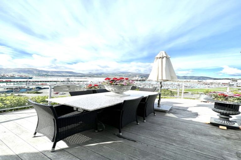 Photo of property in 1 Simeon Quay, Lyttelton, 8082