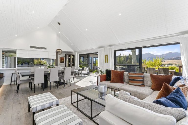 Photo of property in 10a Kinross Lane, Jacks Point, Queenstown, 9371
