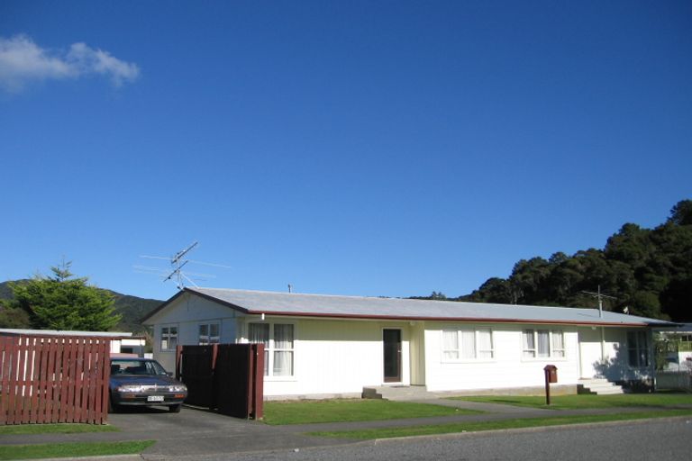 Photo of property in 1/2 Rakaia Grove, Wainuiomata, Lower Hutt, 5014
