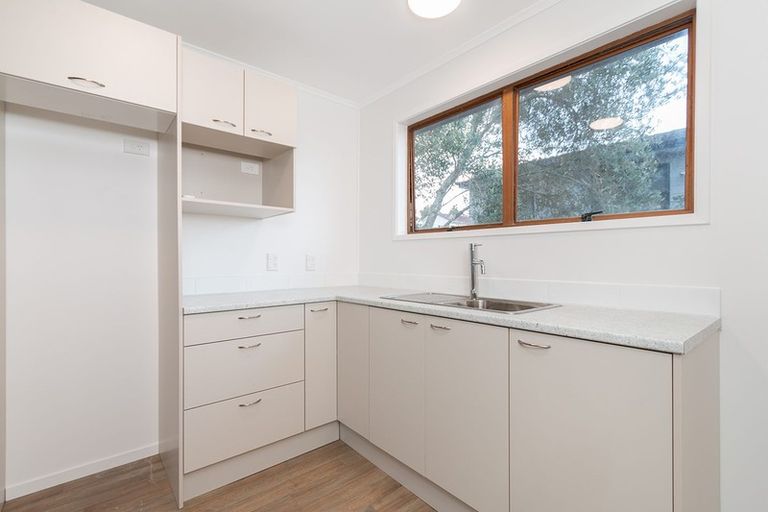 Photo of property in 70 Solar Road, Glen Eden, Auckland, 0602