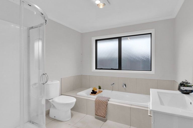 Photo of property in 15 Faber Place, Rototuna North, Hamilton, 3210