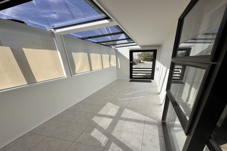 Photo of property in 20 Oswald Crescent, Paparangi, Wellington, 6037