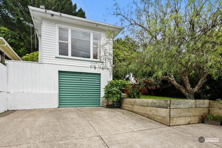 Photo of property in 6 Puriri Street, Wainuiomata, Lower Hutt, 5014