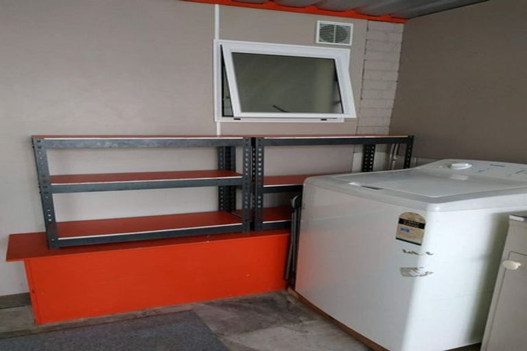 Photo of property in 28 Rotoiti Avenue, Pakuranga Heights, Auckland, 2010