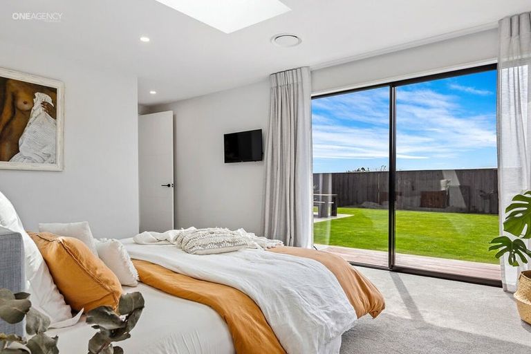 Photo of property in 12 Oakville Close, Rangiora, 7400