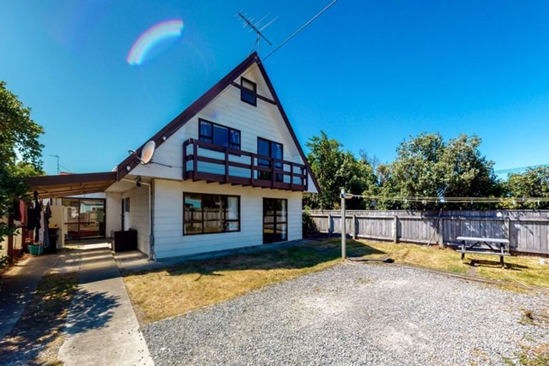 Photo of property in 87a Freyberg Street, Lyall Bay, Wellington, 6022