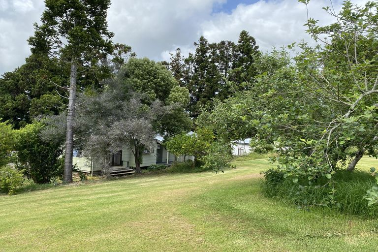 Photo of property in 1 Glenbervie Crescent, Massey, Auckland, 0614