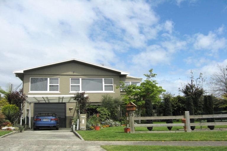 Photo of property in 16 Keats Crescent, Stoke, Nelson, 7011