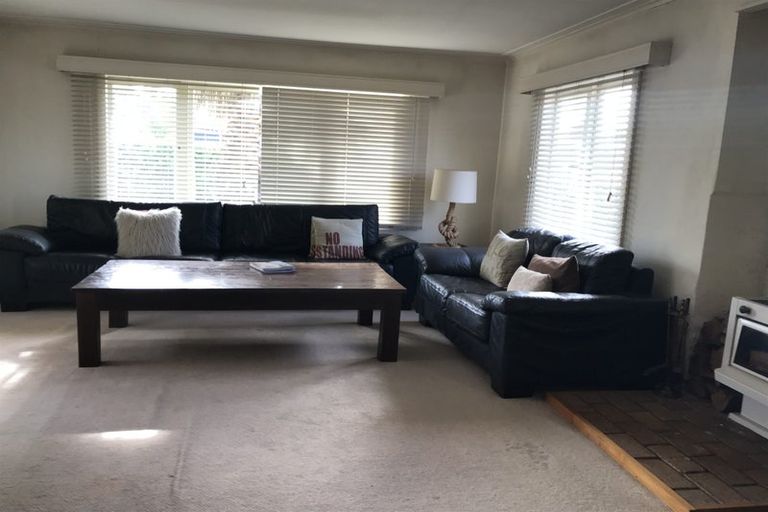 Photo of property in 11 Roberts Road, Te Atatu South, Auckland, 0610