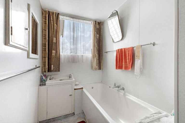 Photo of property in 17 Standish Street, Westown, New Plymouth, 4310