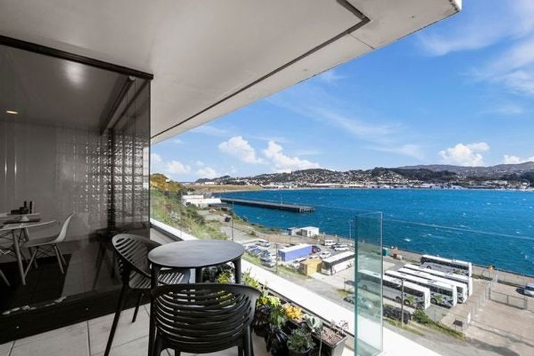 Photo of property in Shelley Bay Terraces, 3/61 Maupuia Road, Maupuia, Wellington, 6022