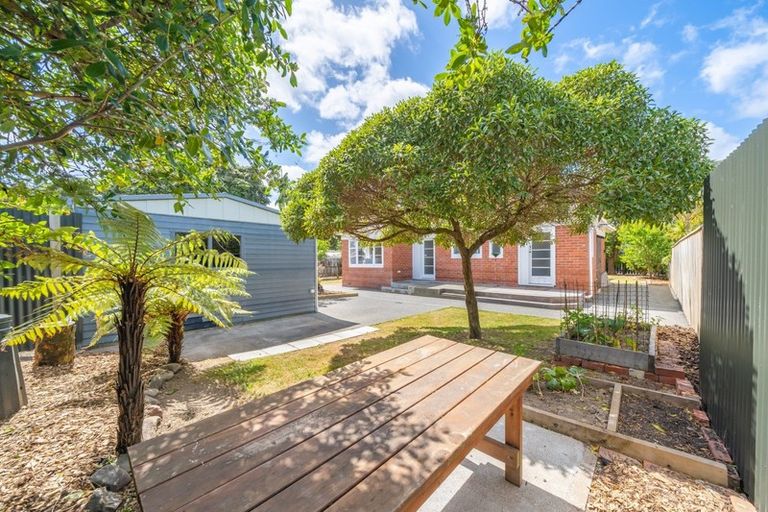 Photo of property in 14 Malone Road, Waterloo, Lower Hutt, 5011