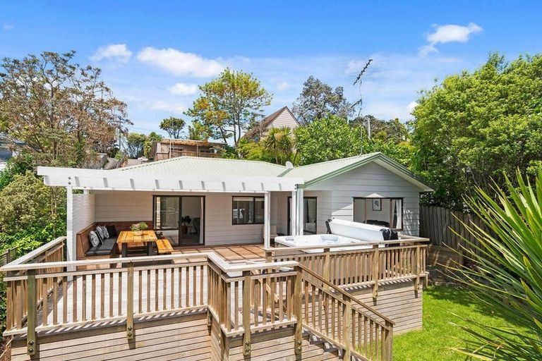 Photo of property in 1/103 Carlisle Road, Torbay, Auckland, 0632