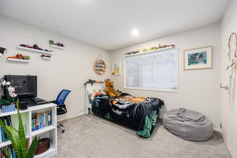 Photo of property in 138 Godfrey Drive, Orewa, 0931