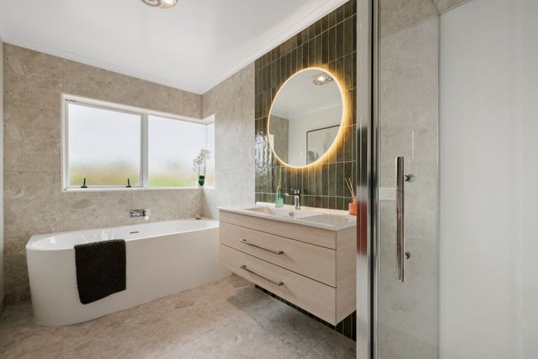 Photo of property in 90 Santa Monica Drive, Papamoa Beach, Papamoa, 3118