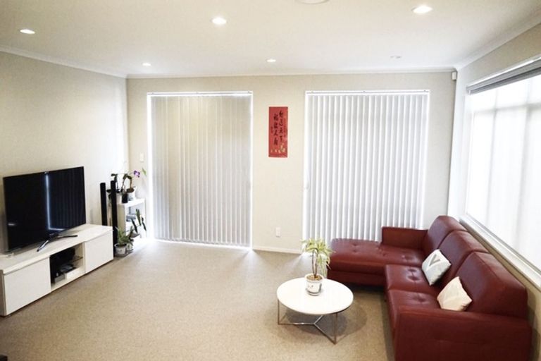 Photo of property in 100 Flat Bush School Road, Flat Bush, Auckland, 2019