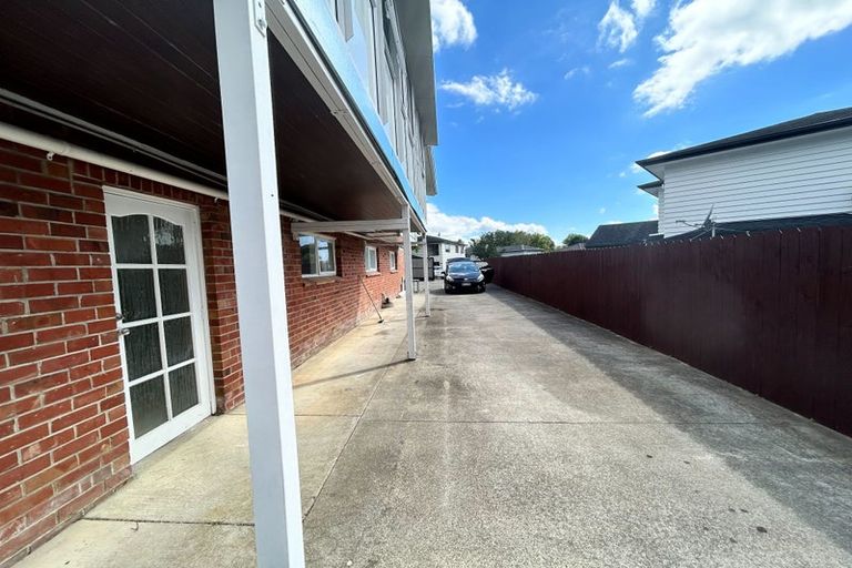 Photo of property in 203 Don Buck Road, Massey, Auckland, 0614