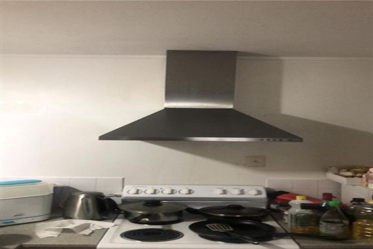 Photo of property in 1/37 Ellice Road, Totara Vale, Auckland, 0629