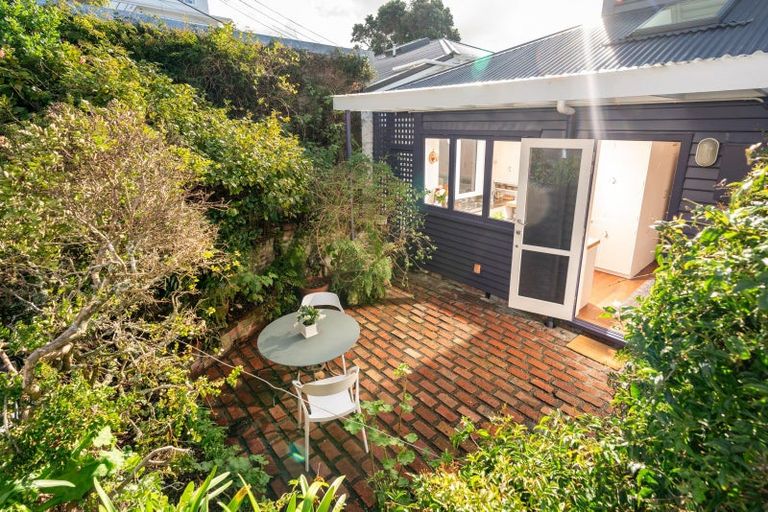 Photo of property in 32 Wade Street, Wadestown, Wellington, 6012