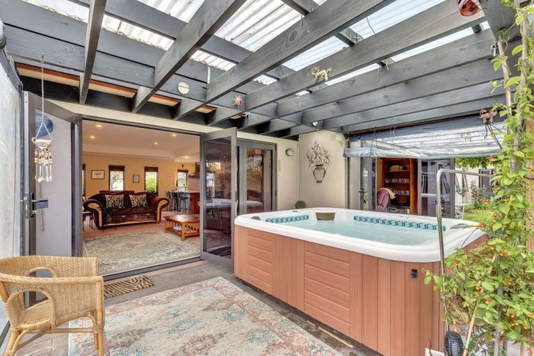 Photo of property in 44 Easton Way, Levin, 5510