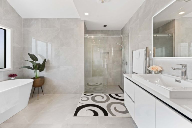 Photo of property in 216 Whitford Road, Shamrock Park, Auckland, 2016