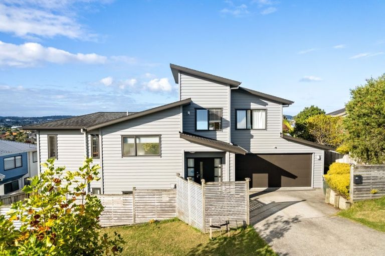 Photo of property in 11 Matisse Drive, West Harbour, Auckland, 0618