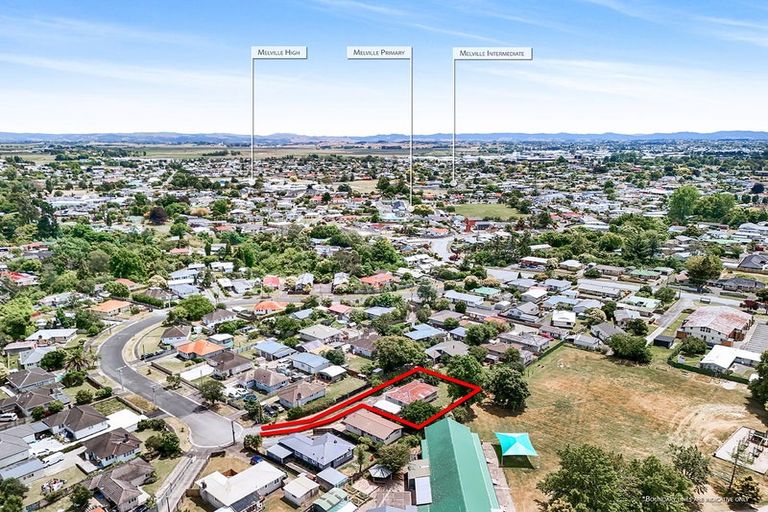 Photo of property in 37 Pollen Crescent, Melville, Hamilton, 3206