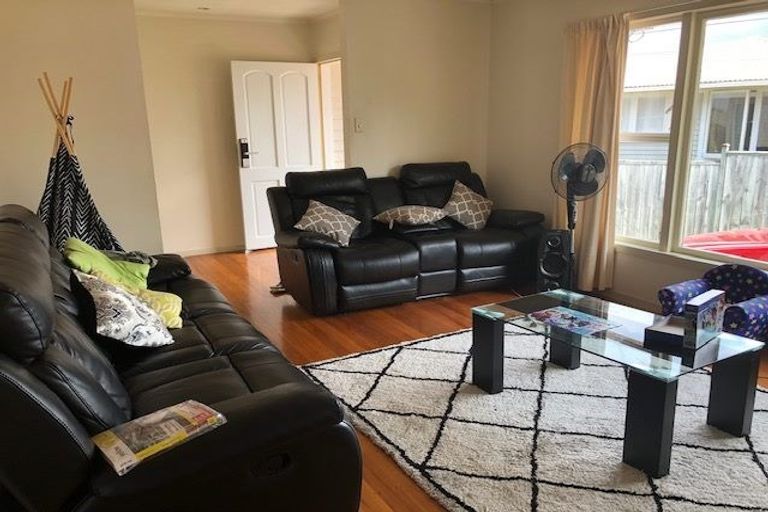 Photo of property in 2/34 Whitby Crescent, Mairangi Bay, Auckland, 0630