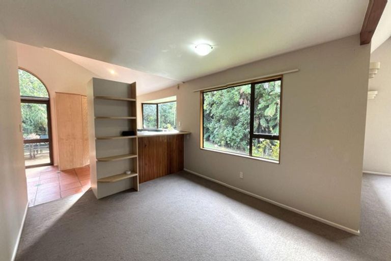 Photo of property in 24 Manu Grove, Waikanae, 5036