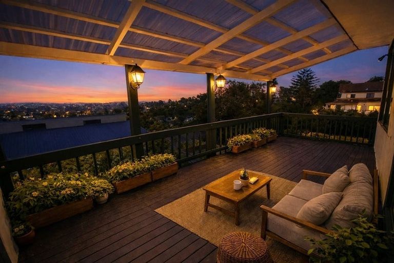 Photo of property in 1/13 Target Road, Totara Vale, Auckland, 0629