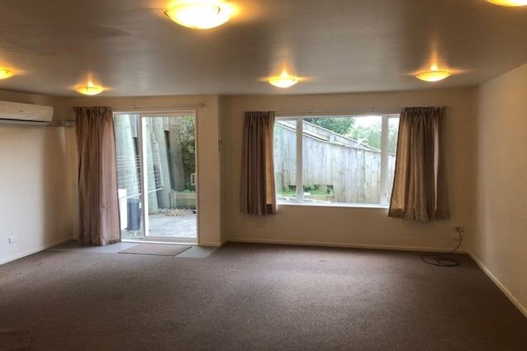 Photo of property in 14 Kopiko Way, Brooklyn, Wellington, 6021