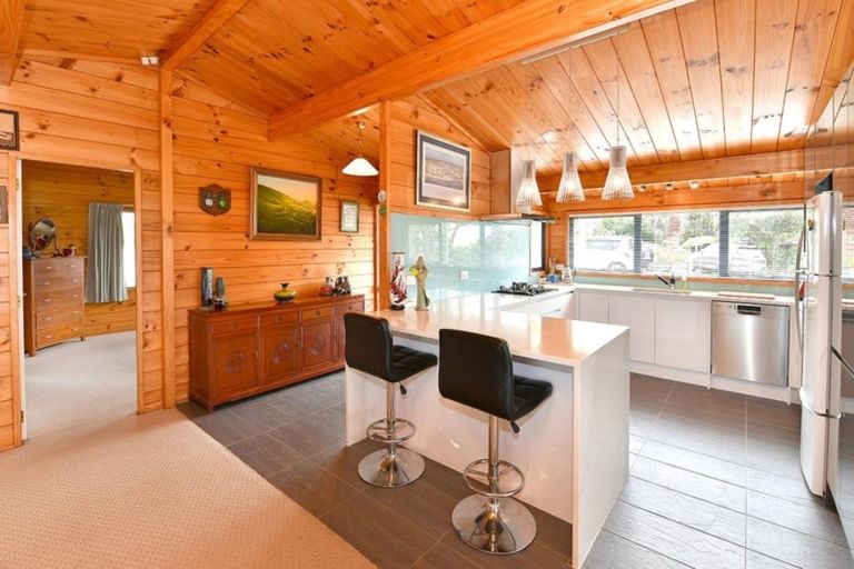 Photo of property in 535 Peak Road, Helensville, 0875