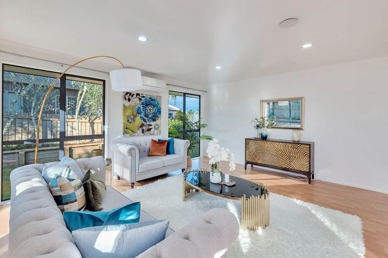 Photo of property in 34 San Valentino Drive, Henderson, Auckland, 0612