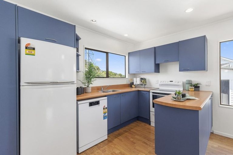 Photo of property in 24 John Witton Drive, Crofton Downs, Wellington, 6035