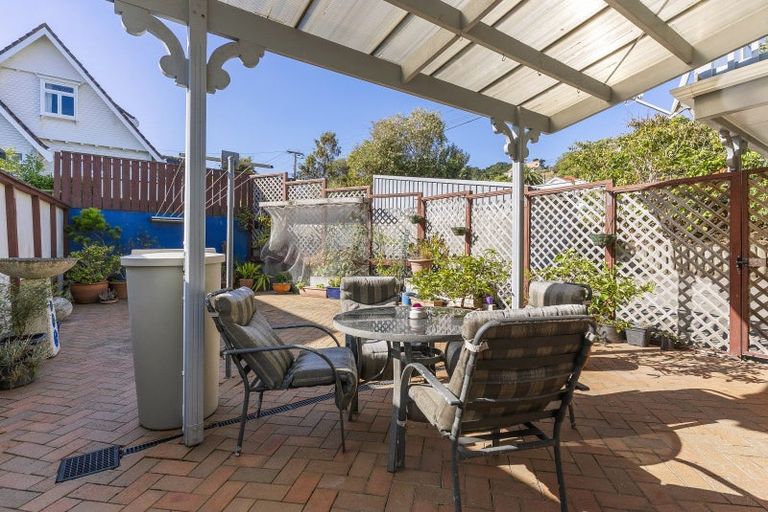 Photo of property in 16 Tamar Street, Island Bay, Wellington, 6023