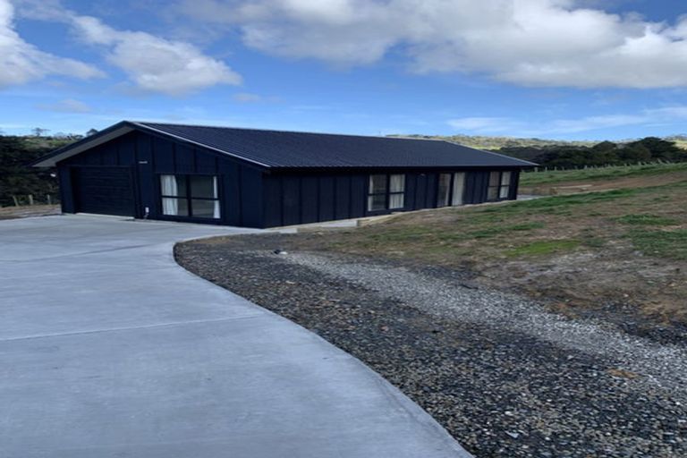 Photo of property in 1056 Peak Road, Helensville, 0875