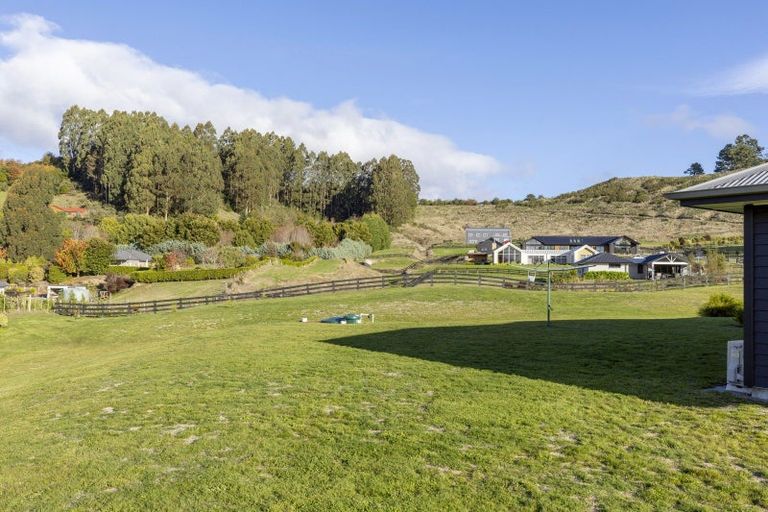 Photo of property in 7 Lochinvar Lane, Acacia Bay, Taupo, 3385
