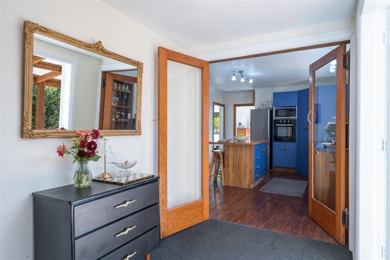 Photo of property in 27 Martin Street, Monaco, Nelson, 7011