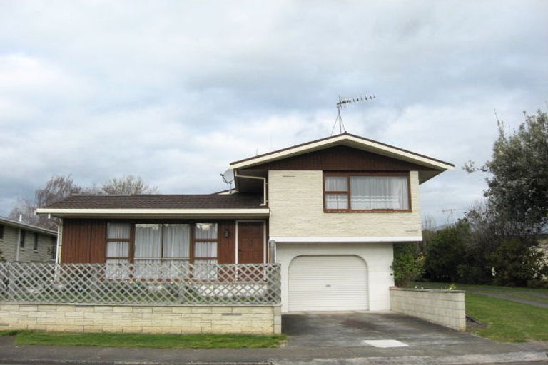 Photo of property in 1 Limbrick Street, Waipawa, 4210