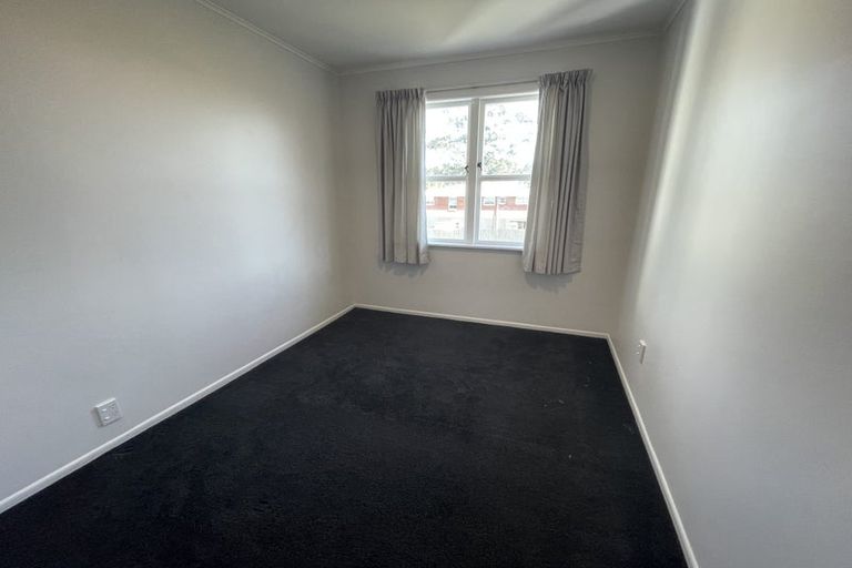 Photo of property in 57 Gloria Avenue, Te Atatu Peninsula, Auckland, 0610