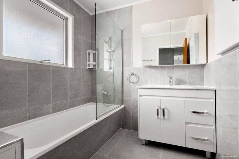 Photo of property in 2/79 Huia Road, Papatoetoe, Auckland, 2025