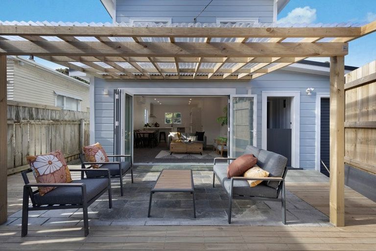 Photo of property in 62 Happy Valley Road, Owhiro Bay, Wellington, 6023