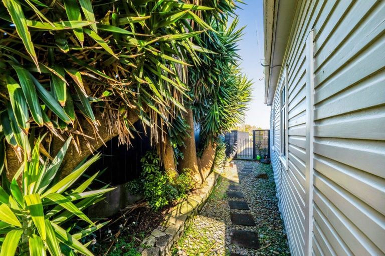 Photo of property in 78 Ngamotu Road, Spotswood, New Plymouth, 4310