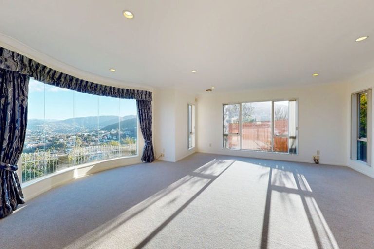 Photo of property in 16 Imran Terrace, Khandallah, Wellington, 6035
