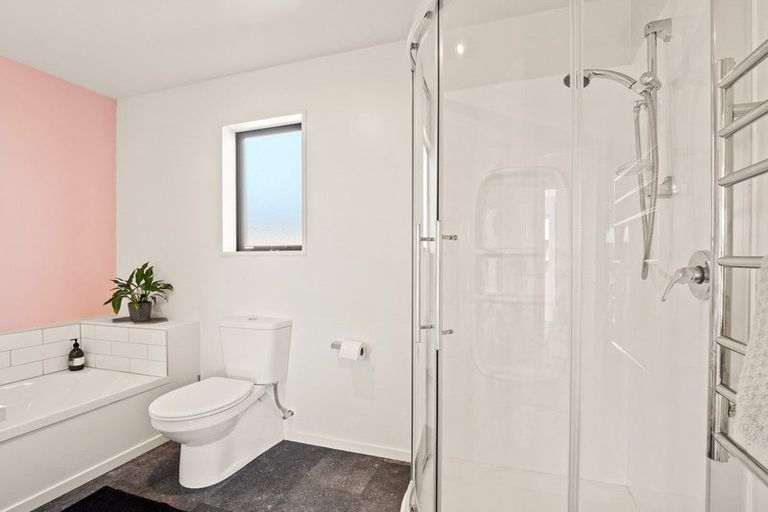 Photo of property in 19 Maize Street, Jacks Point, Queenstown, 9371