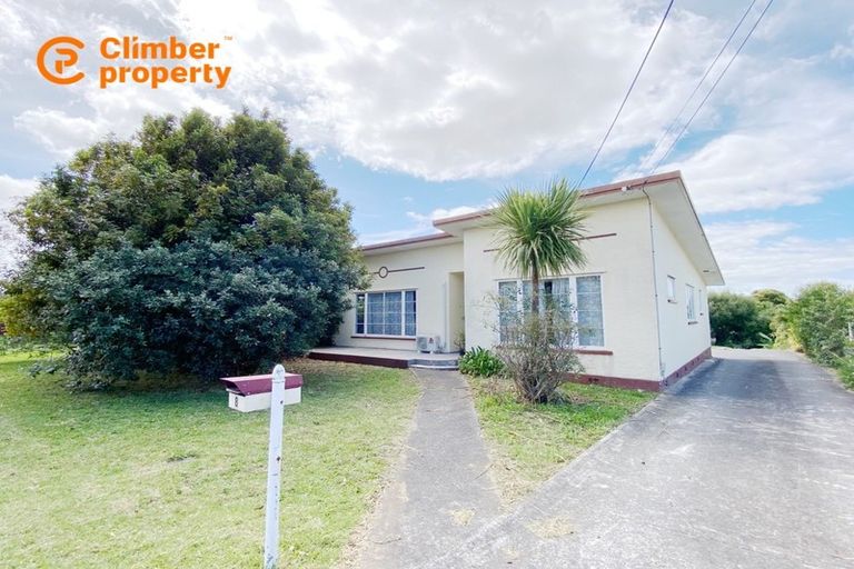 Photo of property in 8 Hugh Brown Drive, New Lynn, Auckland, 0600