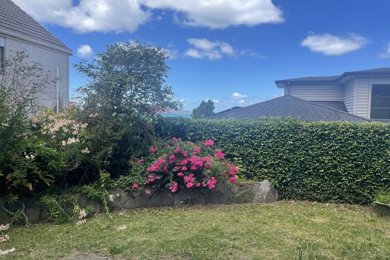 Photo of property in 2/55 Aberdeen Road, Castor Bay, Auckland, 0620