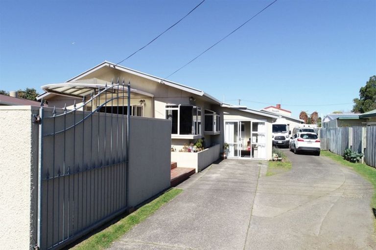 Photo of property in 16 Lee Street, Whitianga, 3510